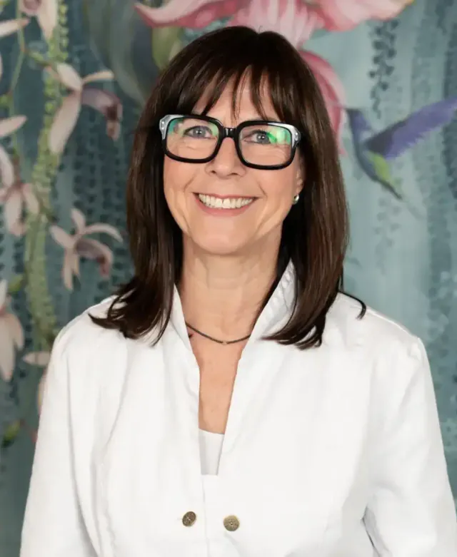Porträt von Sabine Eisebraun, Inhaberin von Caelum Cosmetic
